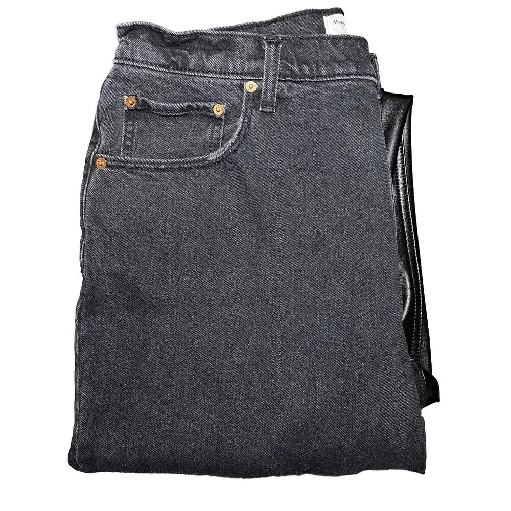 Abercrombie Women's Mixed Fabric Ultra High Rise 90s Straight Jean 14/33 Black - Picture 12 of 12